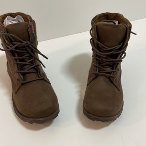 ROCK AND CANDY Tavin Lace-Up Boots